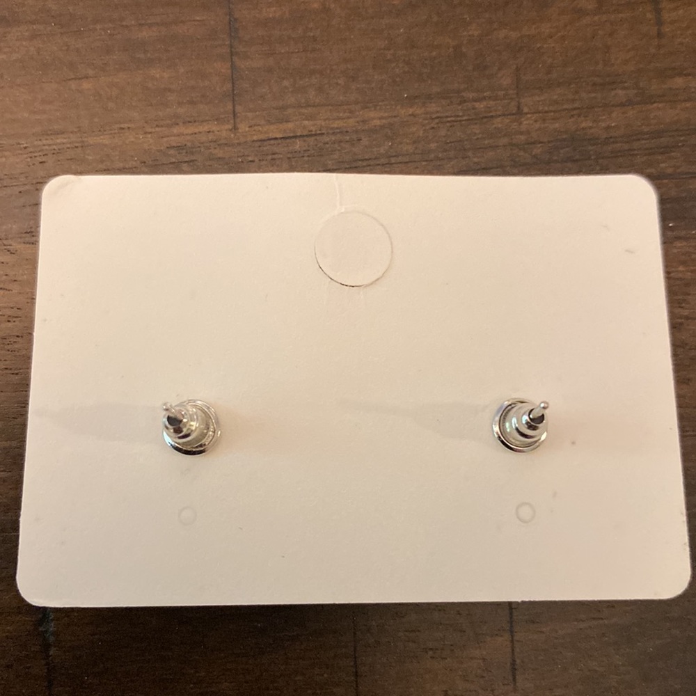 NIB Silver/ Rhinestone Ear Cuff - Picture 4 of 6